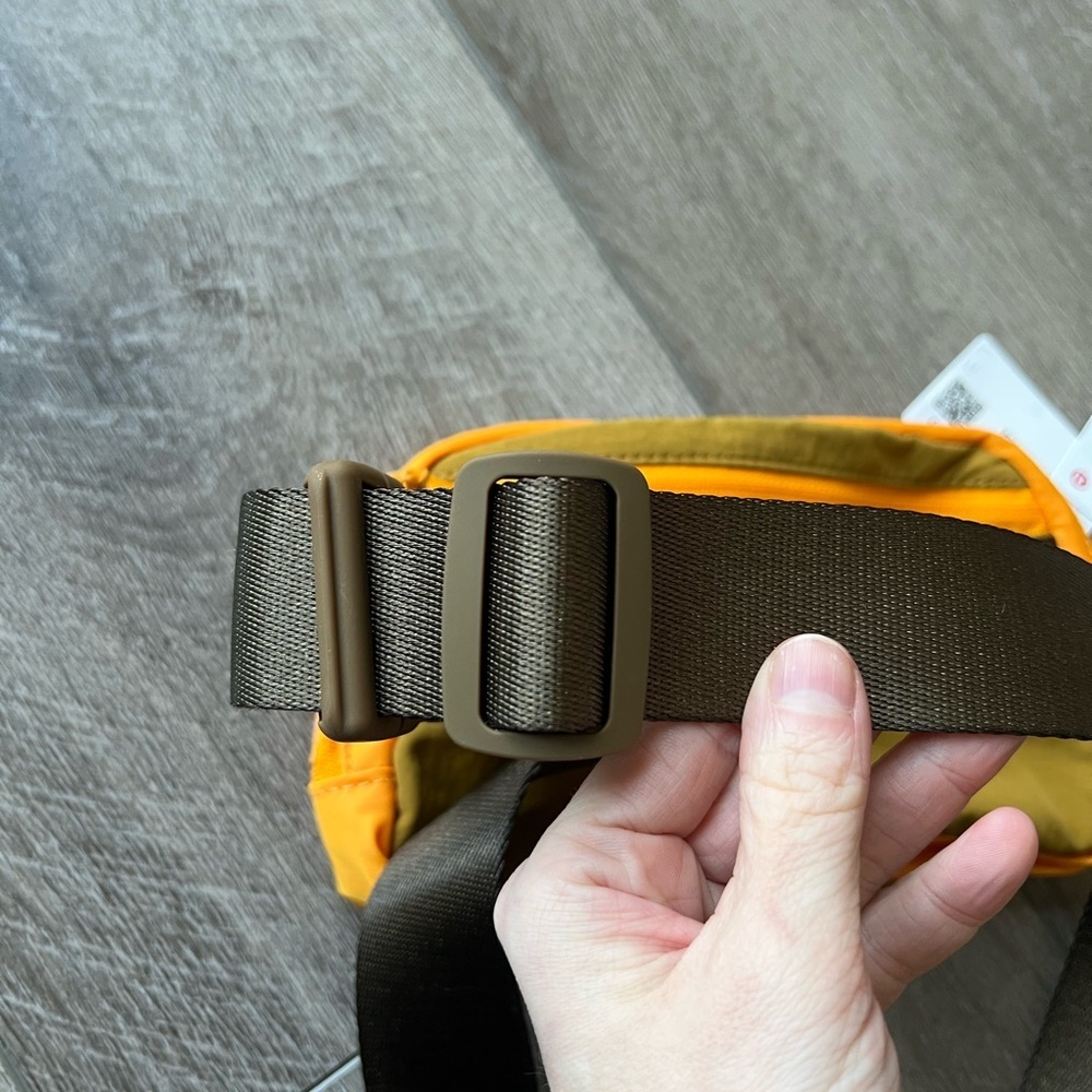 OG Lululemon Everywhere Belt Bag in Gold Spice / Clementine - Picture 8 of 13